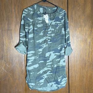 77 - Womans Express Dress - NEW